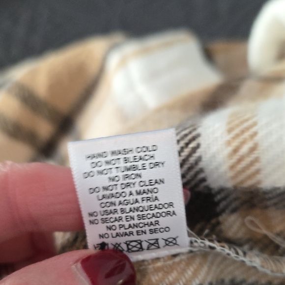 NWOT Large Love Tree Tan and White Plaid Cropped Jacket - Picture 7 of 7